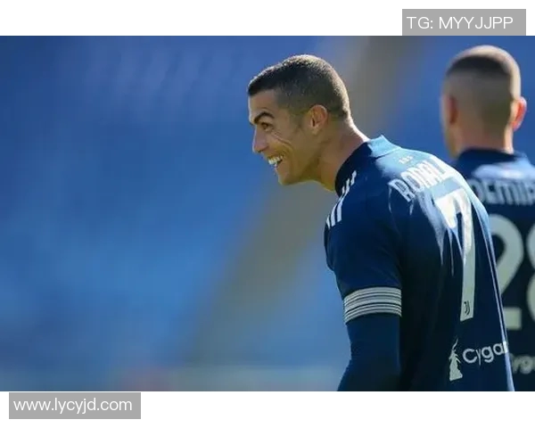 AC米兰球员荣膺月度最佳展现无可争议实力赢得实至名归掌声 AC米兰球员荣膺月度最佳展现无可争议实力赢得实至名归掌声