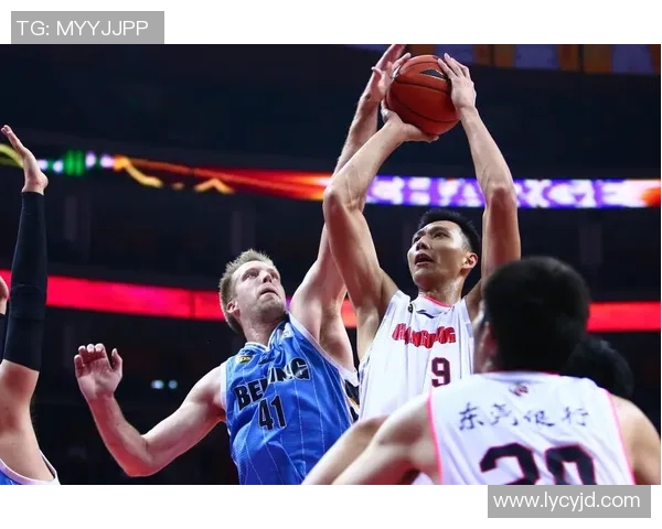 CBA联赛本周焦点赛事回顾精彩集锦强队争锋激战连连 CBA联赛本周焦点赛事回顾精彩集锦强队争锋激战连连