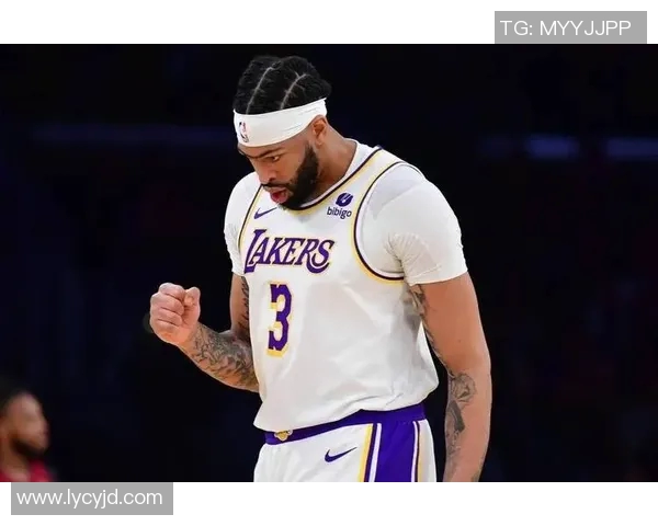 浓眉回应批评：我只专注于比赛